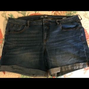 Old Navy Fitted Stretch Jean Shorts